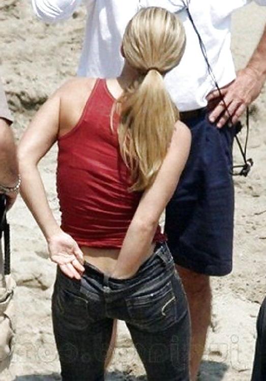 25P Asses in jeans