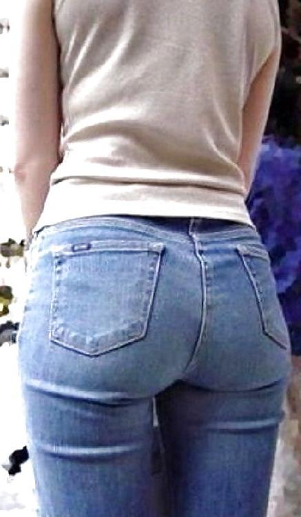 25P Asses in jeans