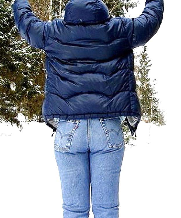 25P Asses in jeans