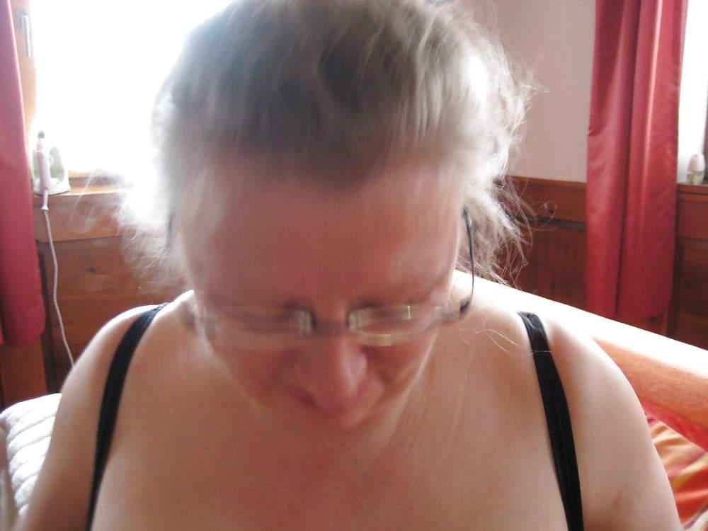 25P Fat Slut Ela
