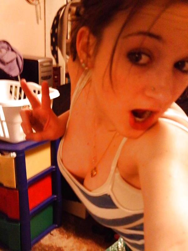 20P Hot cheerleader Kirsten 