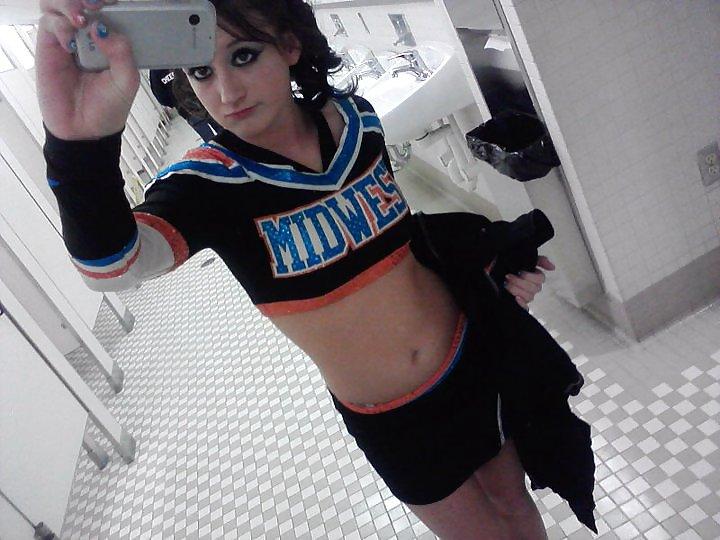 20P Hot cheerleader Kirsten 