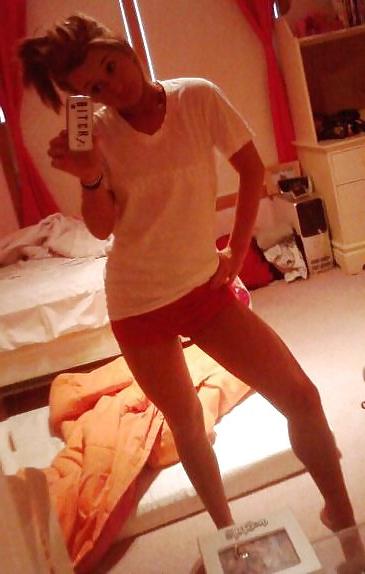 20P Hot cheerleader Kirsten 