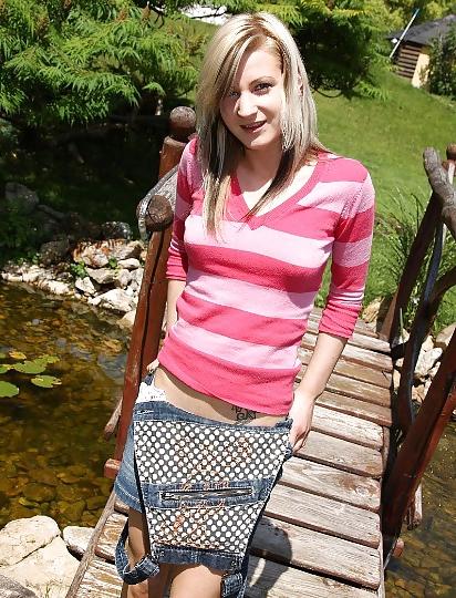 4P Sonja 18 Outdoor Masturbation
