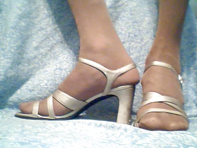 22P From the video CUMMING DOWN MY NYLON LEG