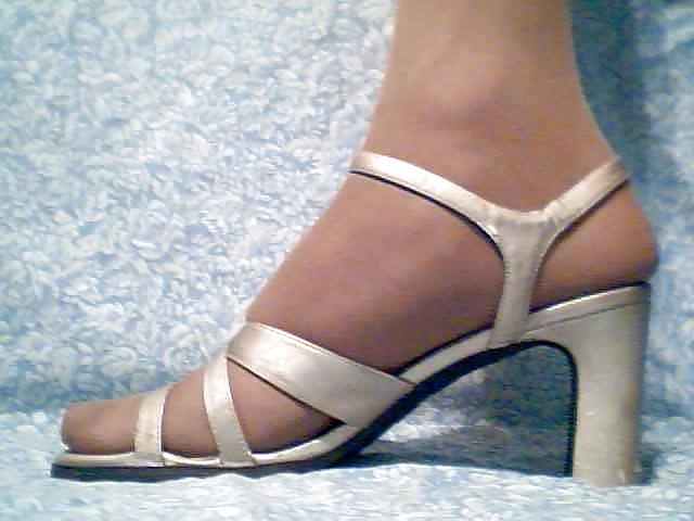 22P From the video CUMMING DOWN MY NYLON LEG