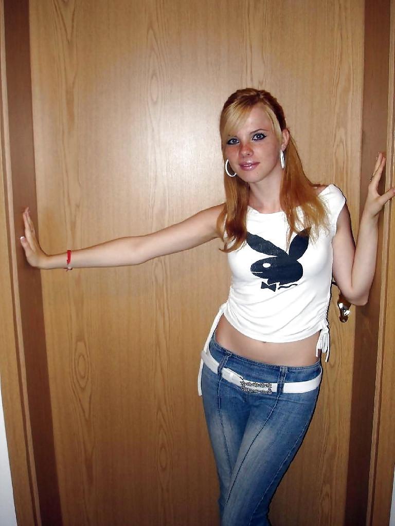 25P Queens in Jeans LVXVI - mostly outdoor