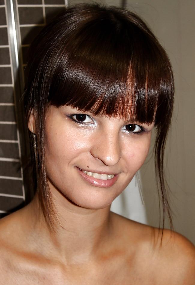 15P Busty Babe In The Bathroom