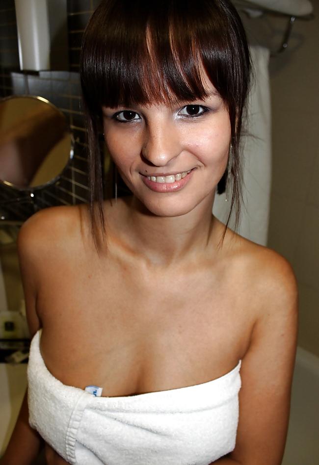 15P Busty Babe In The Bathroom