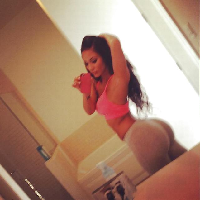25P Phat Asses & Curvy Bodies - Self Shots
