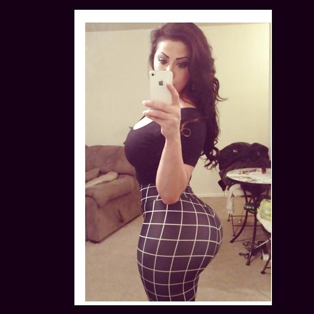 25P Phat Asses & Curvy Bodies - Self Shots