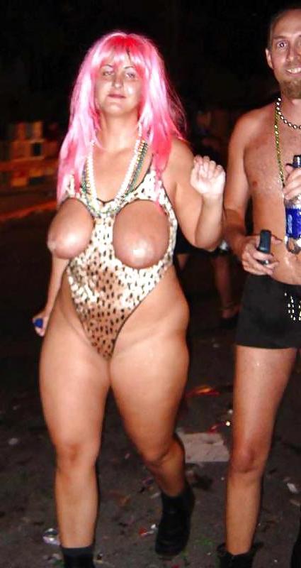 25P Hottest Milfs & Grannies From Fantasy Fest - Part 2