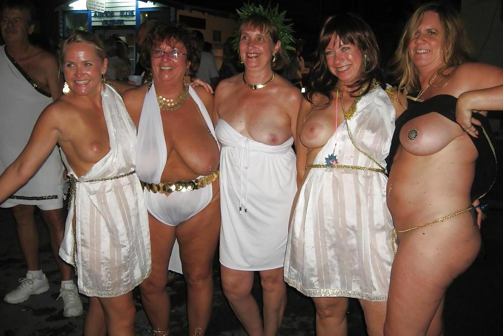 25P Hottest Milfs & Grannies From Fantasy Fest - Part 2
