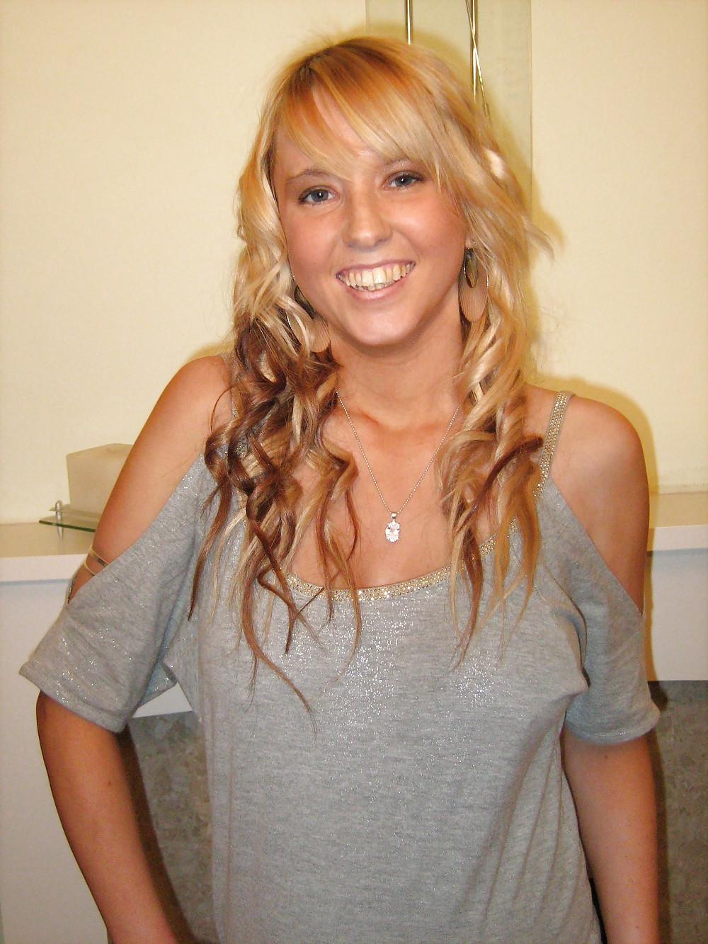 25P Stolen Pics - Curly Blonde