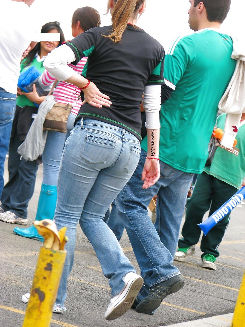 25P Wife In Tight Jeans #15