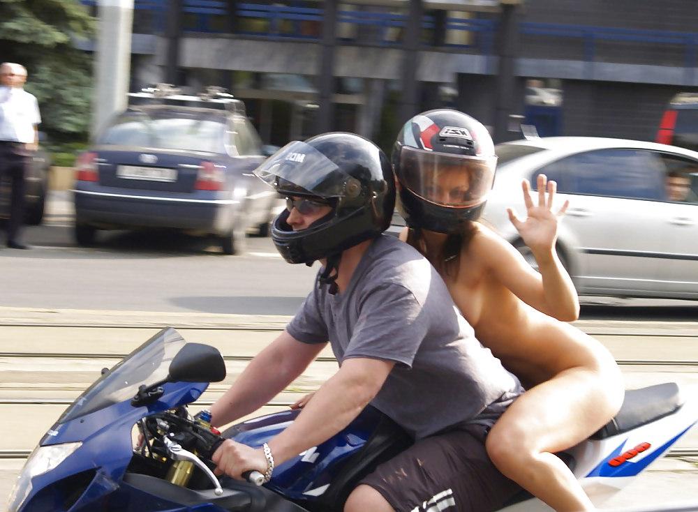 25P Public nudity girls #11