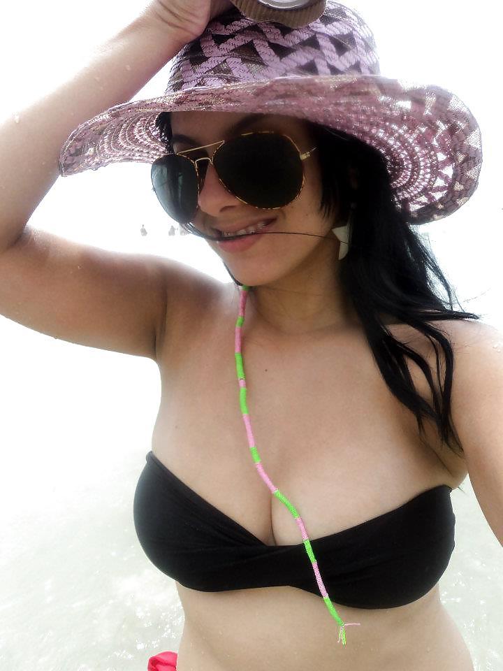 18P Hot Brazilian Girl in Bikini n1