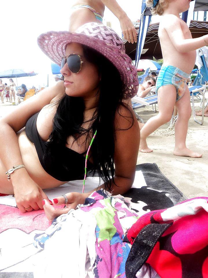 18P Hot Brazilian Girl in Bikini n1