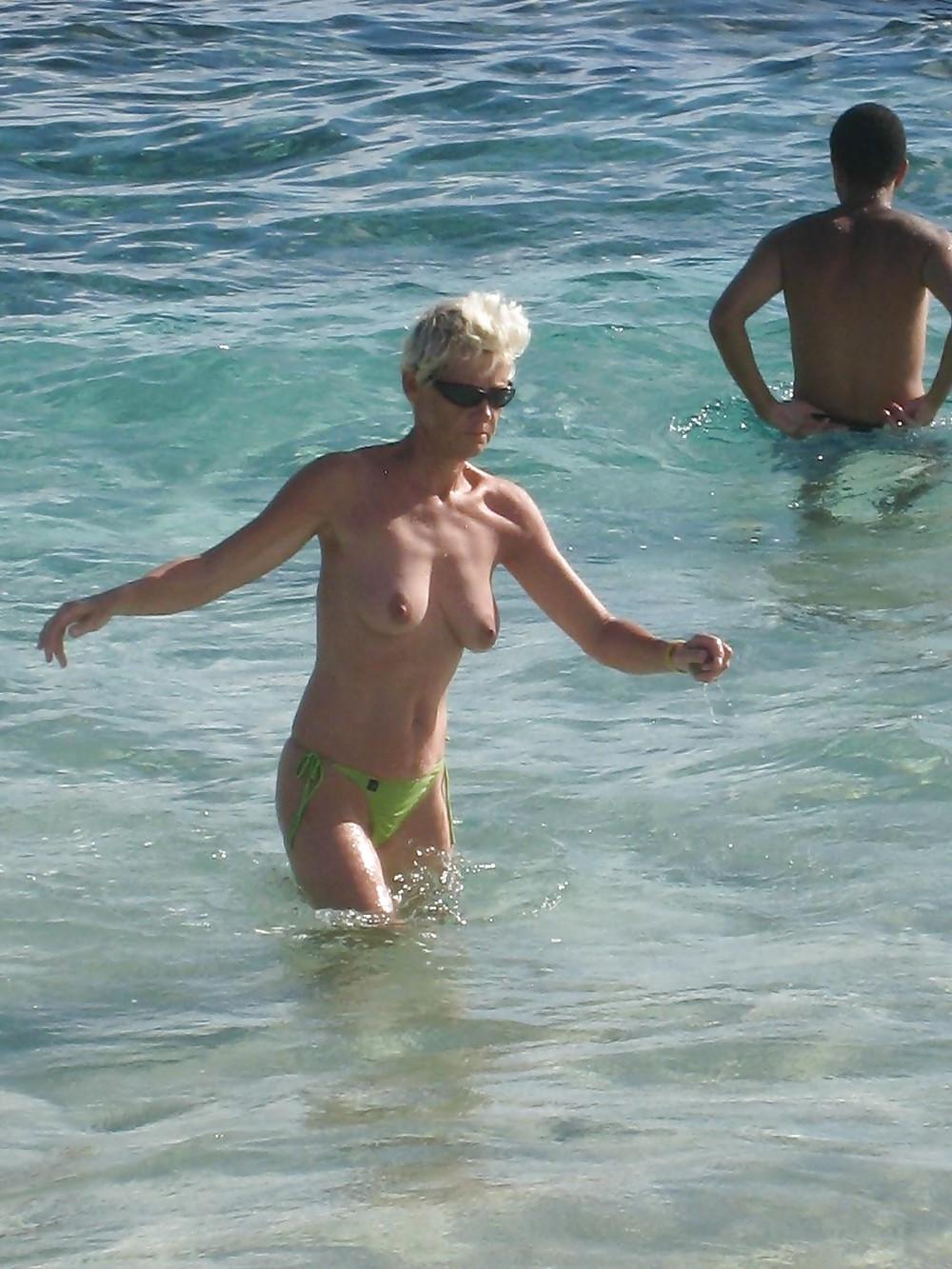 25P Beautiful Beach Matures and Grannies 2 by Voyeur TROC