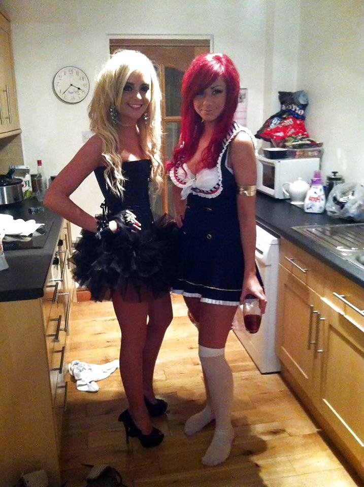 20P Eveyone loves a bimbo 3