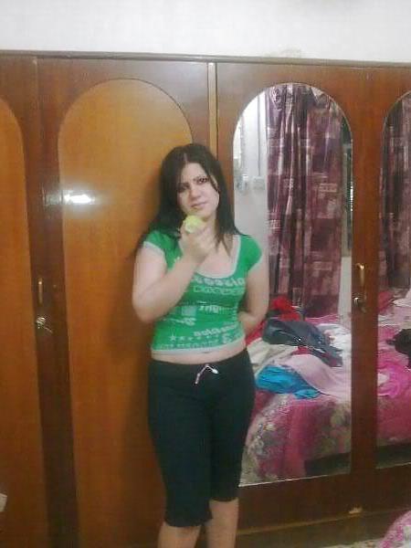 24P Arabian wife hot