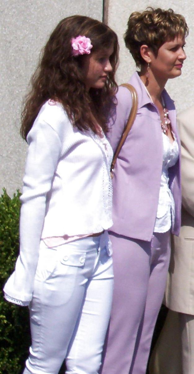 25P Teens in tight jeans 03