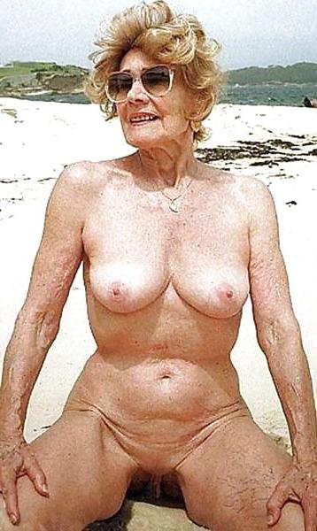 25P Mature Saggy Tits