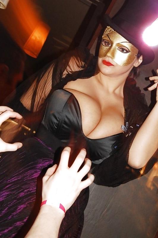 25P Mia Zarring (busty russian model)