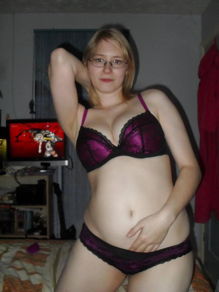 20P Short Haired Blonde MILF