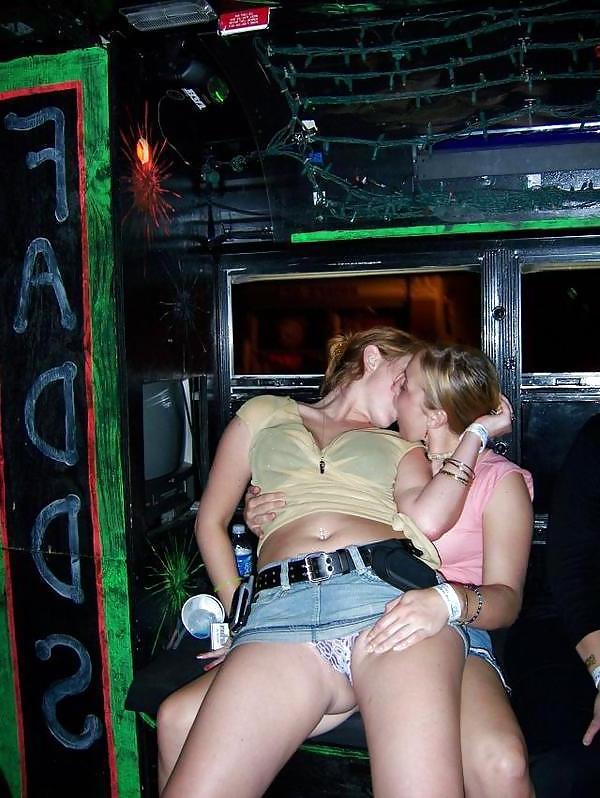 25P Queens in Jeans LVXV - a few lesbians