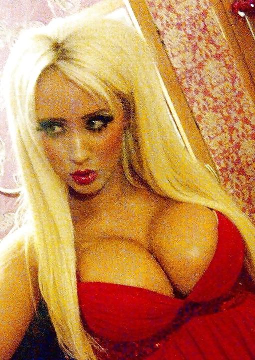 25P Bimbo Selfshots