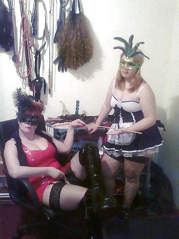 25P Mistress Andreea with 2 slaves