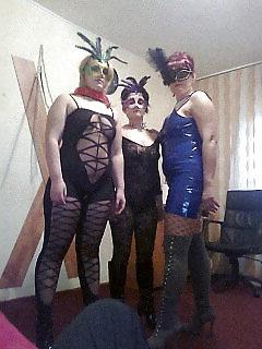 25P Mistress Andreea with 2 slaves
