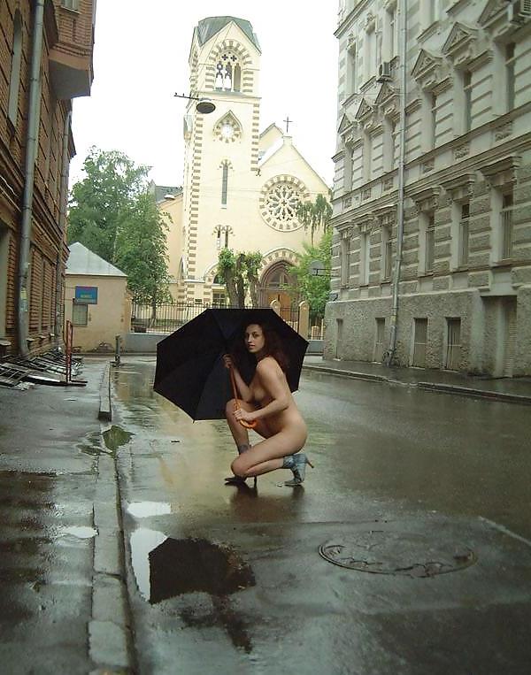 15P Nude Jewish Girl Walking In Streets