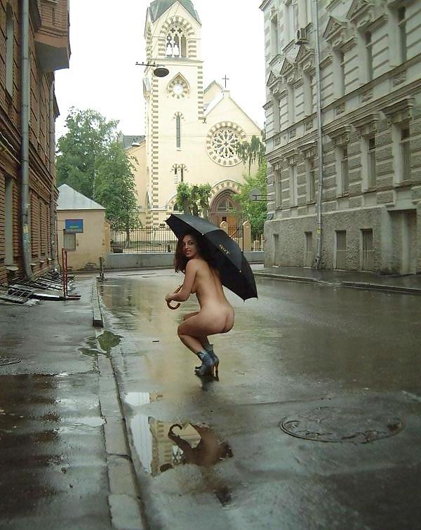 15P Nude Jewish Girl Walking In Streets