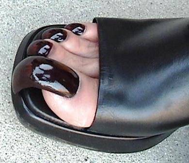 25P Latina and Brazilian with long nails and long toenails