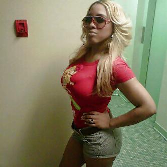 25P Latina and Brazilian with long nails and long toenails