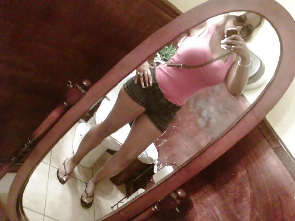 25P Latina and Brazilian with long nails and long toenails