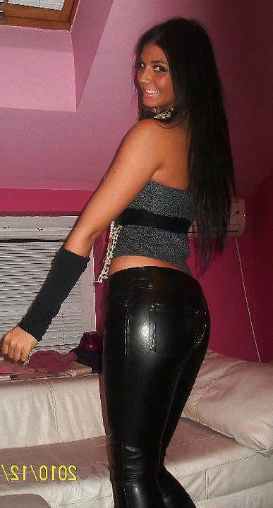 25P Sluts in tight pants! 6