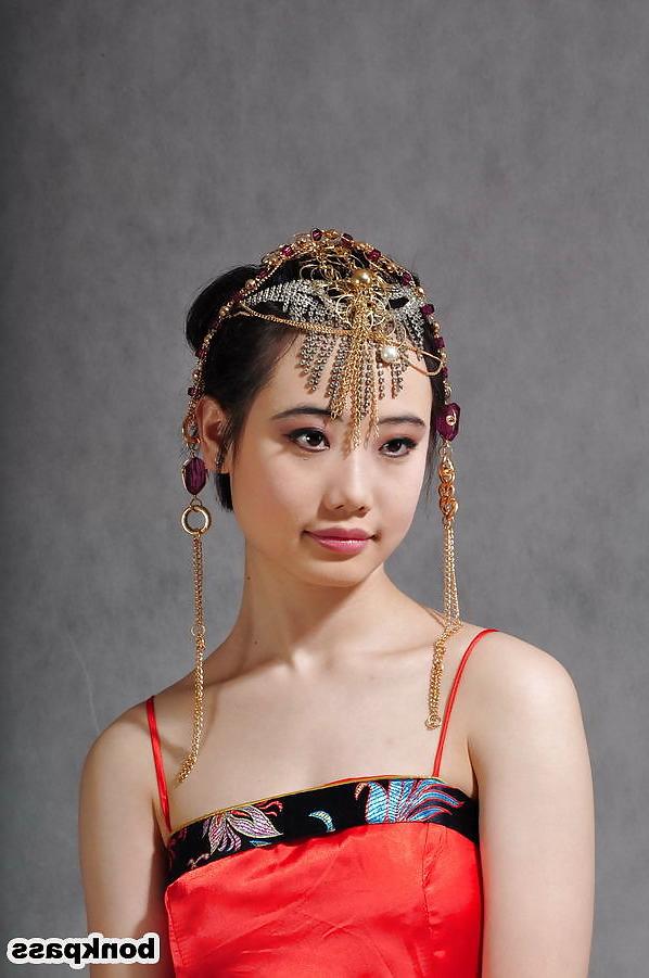 12P Chinese girl in traditional dress gets naked