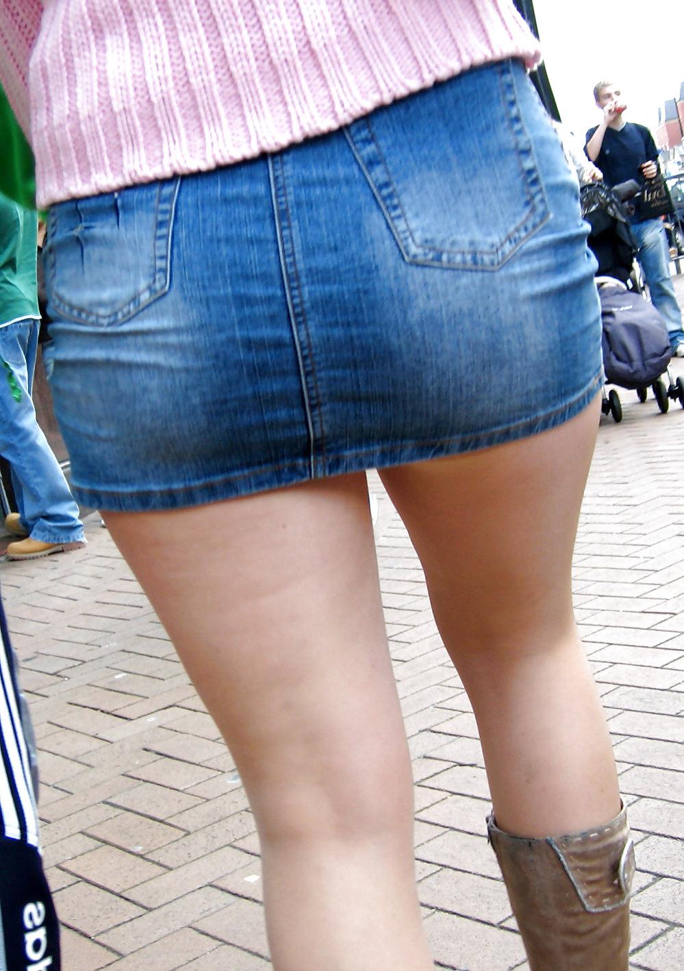 14P In The Streets 096 - Two Sexy Ass Cheeks In Jeans