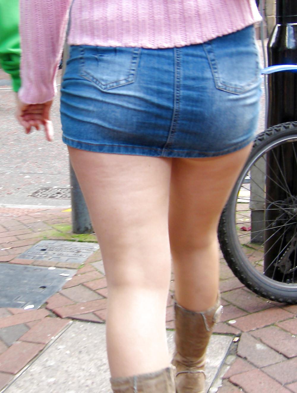 14P In The Streets 096 - Two Sexy Ass Cheeks In Jeans