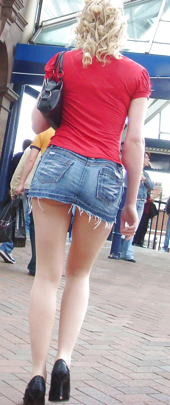 14P In The Streets 096 - Two Sexy Ass Cheeks In Jeans