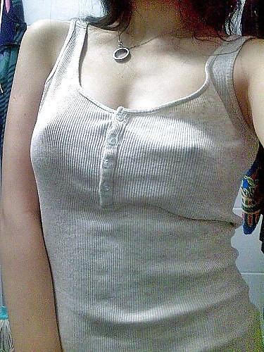 14P Chinese girl takes self pics