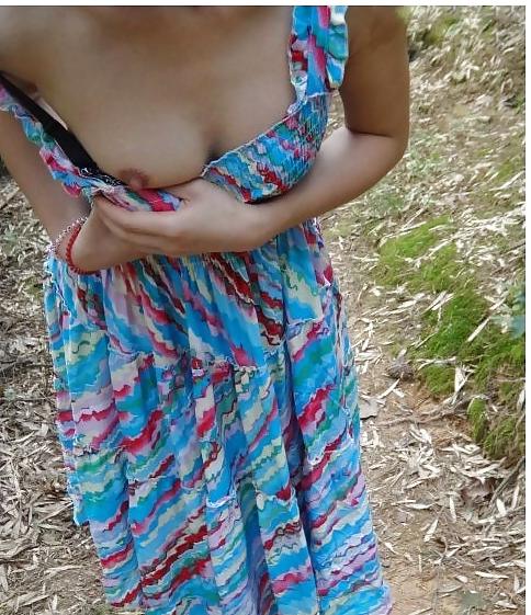 10P Chinese girl flashing pussy in public