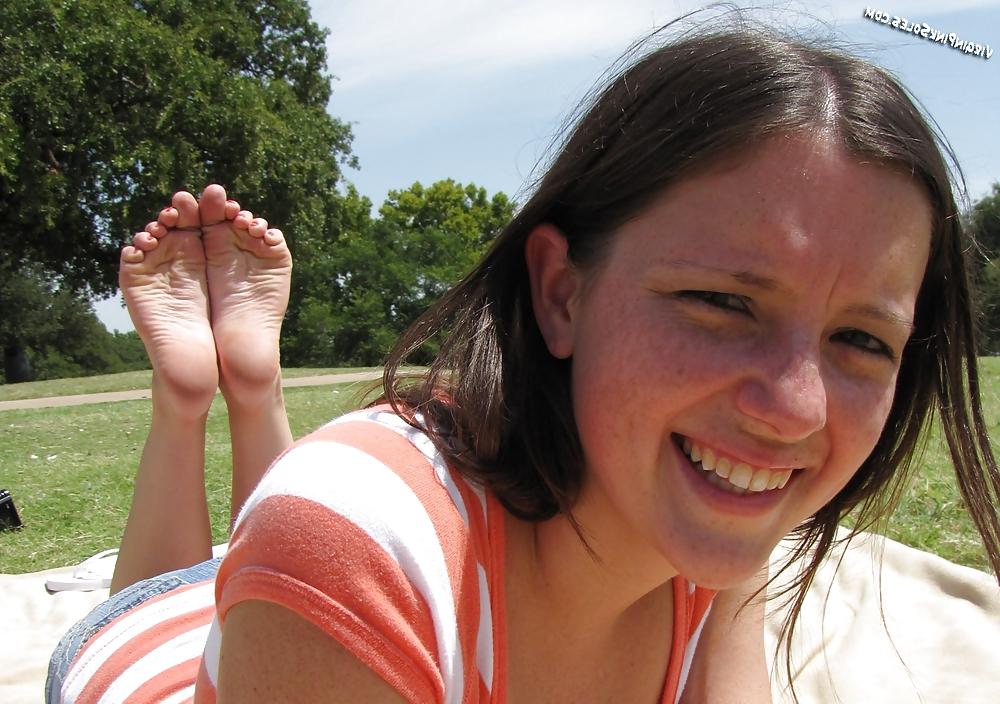 19P Feet to Jerk off to