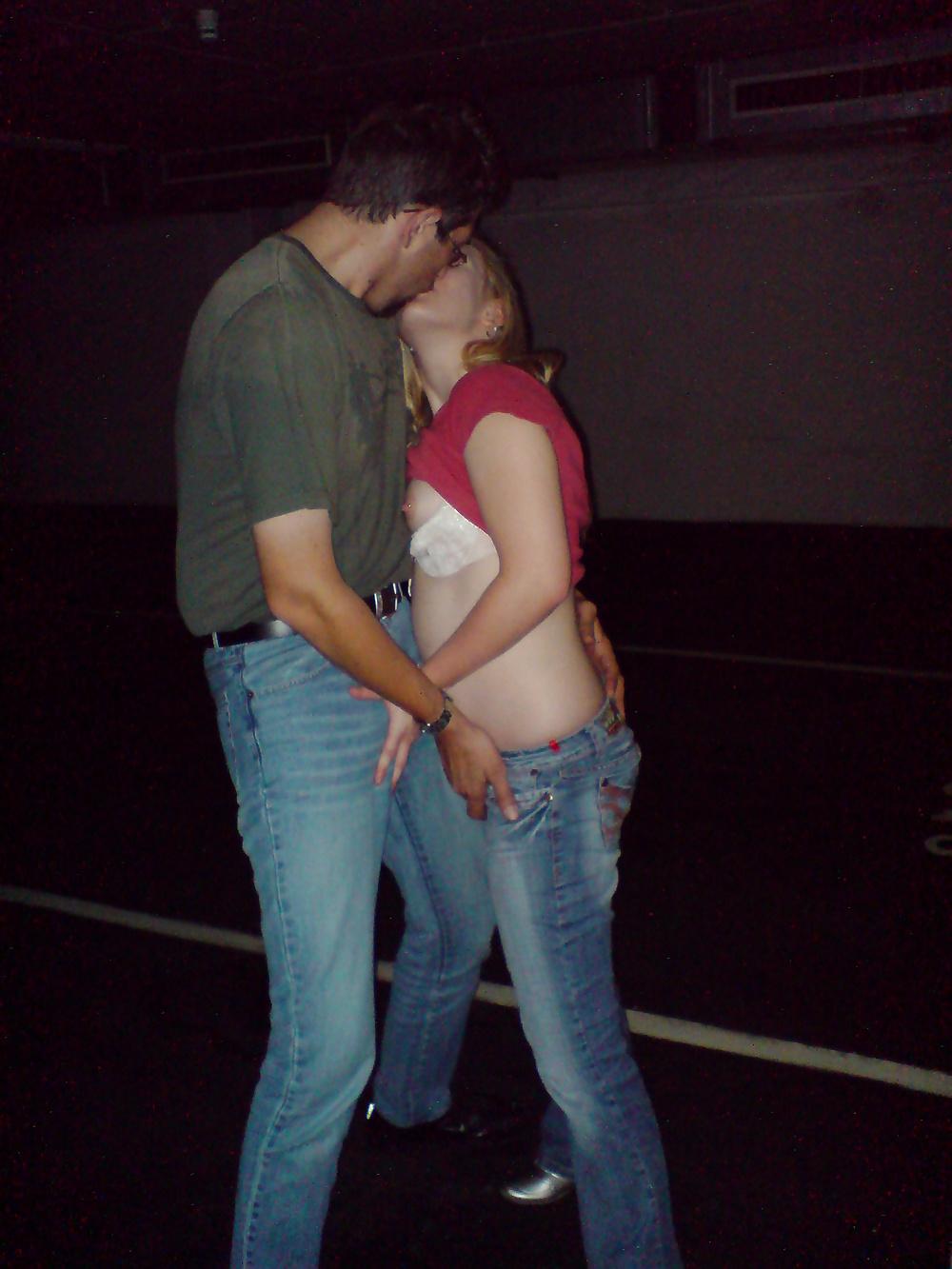 15P Blonde Teenyhure public gefickt