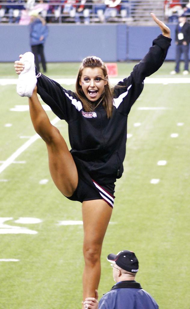 10P Cheerleader Upskirts
