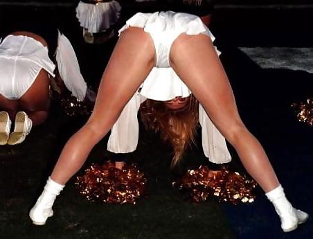 10P Cheerleader Upskirts