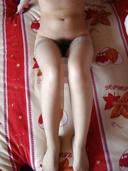 18P Chinese milf wearing stockings